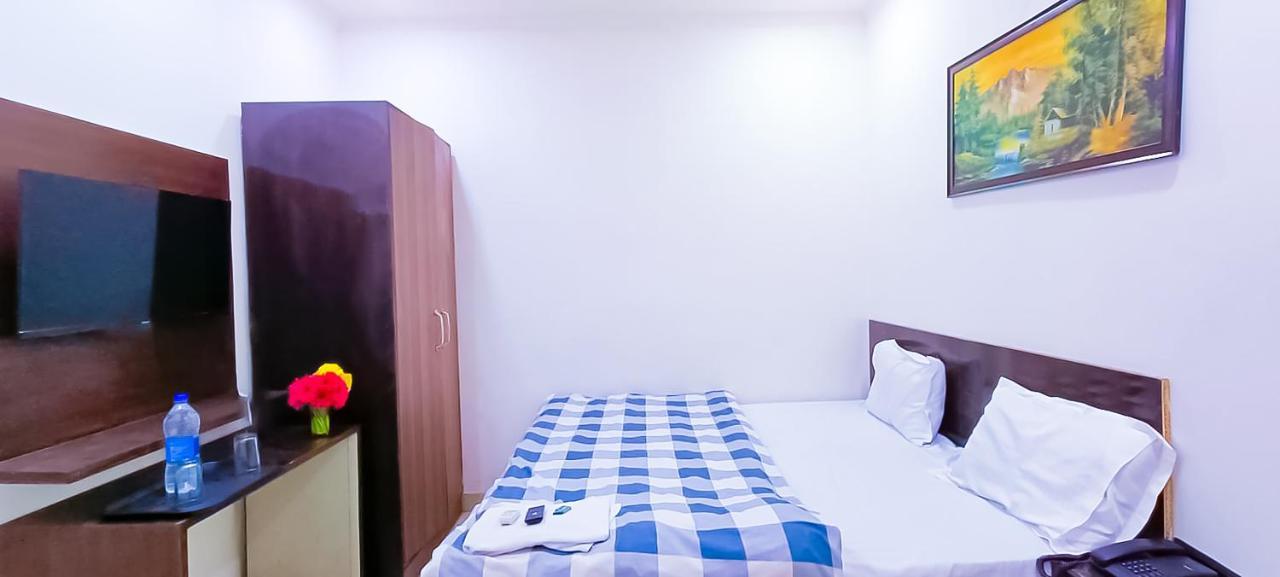 Hotel Tom - Jungpura Chruch Road New Delhi Exterior photo